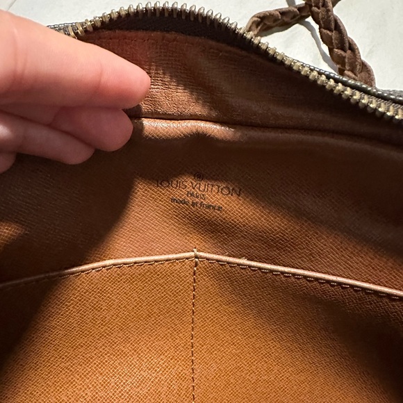 Vintage boho Louis Vuitton crossbody - Picture 4 of 11